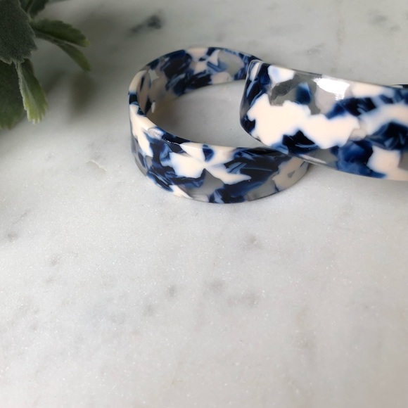 The Mia - Large Blue & White Classic Hoops - Picture 5 of 6